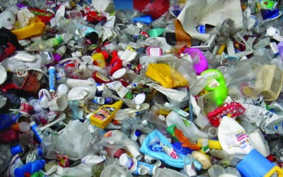 Greenpeace pide suprimir los envases de plástico en los supermercados